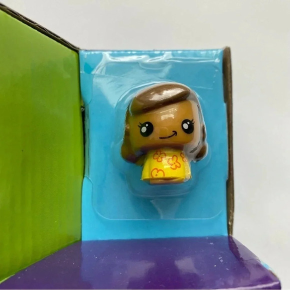 New Play-Doh Builder Ice Cream Stand Building Kit ages 5+ SEALED! Play Dough - Picture 8 of 11